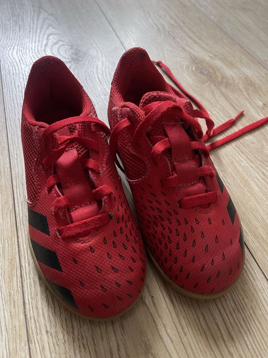 Buty do piłki halówki trampki dla chlopca 28