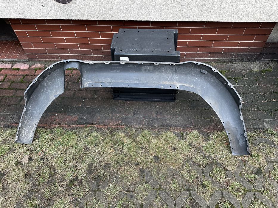 Spoiler dyfuzor zderzak tył Ford Focus MK4 HB OEM