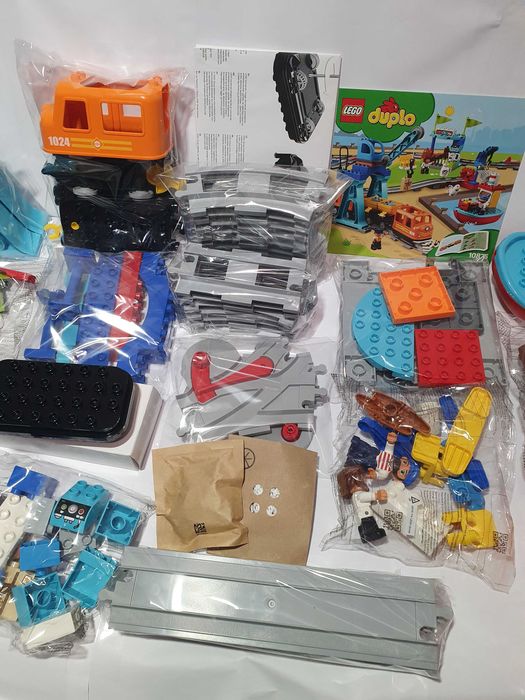 Ogromny zestaw klocków LEGO DUPLO 10875  pociag towarowy na baterie +lódz + żuraw nowy kompletny -Bez pudelka