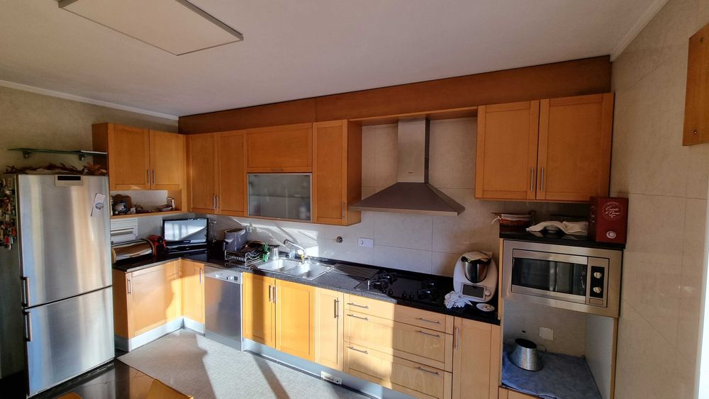 Cozinha completa em madeira de (Faia) - Em bom estado de conservação