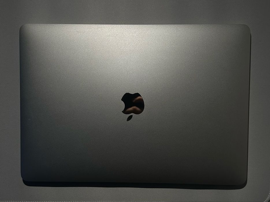 Apple Macbook Pro 13 M2 retina/touchbar/touch id