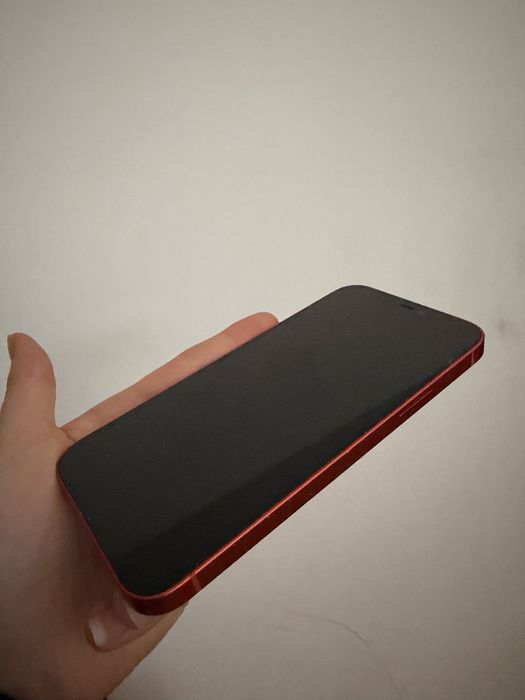 iphone 12 czerwony