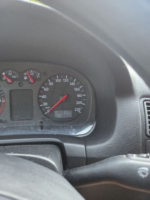 Volkswagen Golf  2001