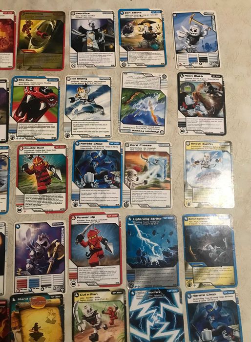 Продам карточки Ninjago 35шт. и Барни 117шт.