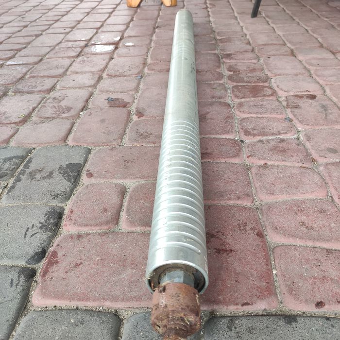 Wałek aluminiowy spiralny rozciągający siatkę/folię do prasy