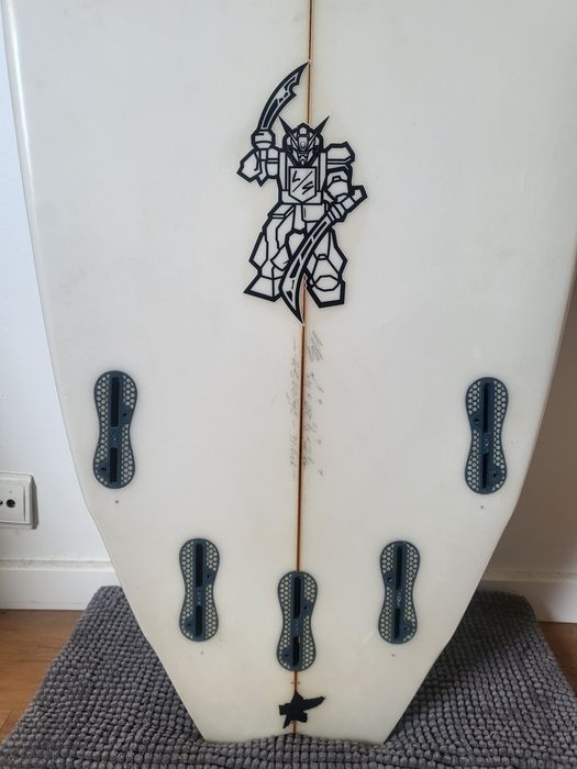 Surfboard Pukas "the roach"