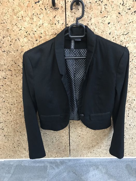 Czarna, krótka marynarka H&M