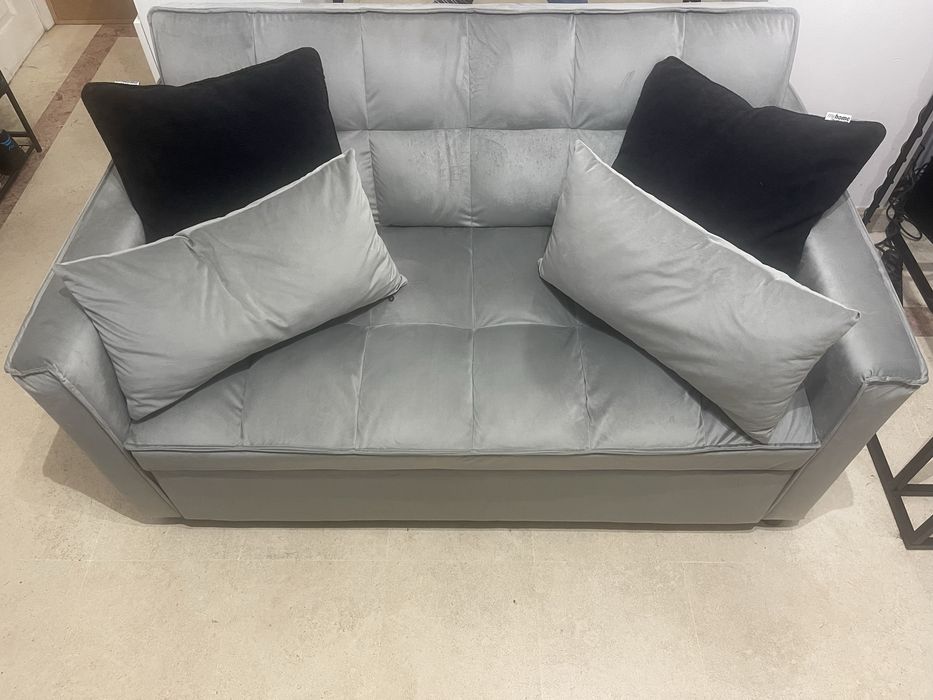 Sofa-cama cinzento