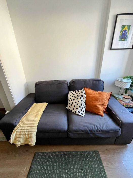 Sofá KIVIK / Cinzento