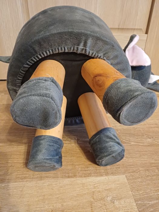 Pufa tapicerowana stolik słonik