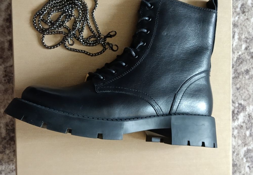 Продам нові зимові, шкіряні чоботи від Міратон.