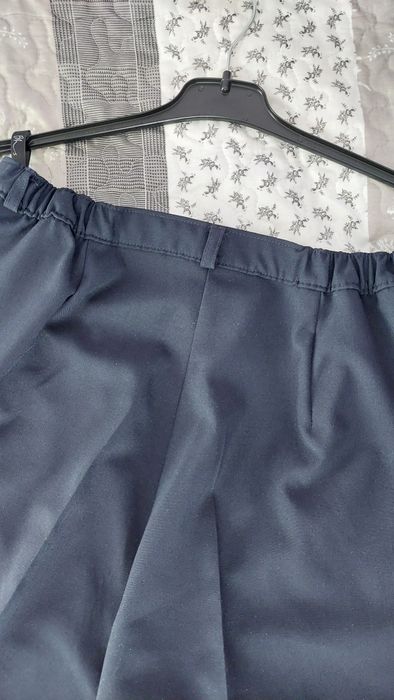 Eleganckie spodnie materiałowe 42