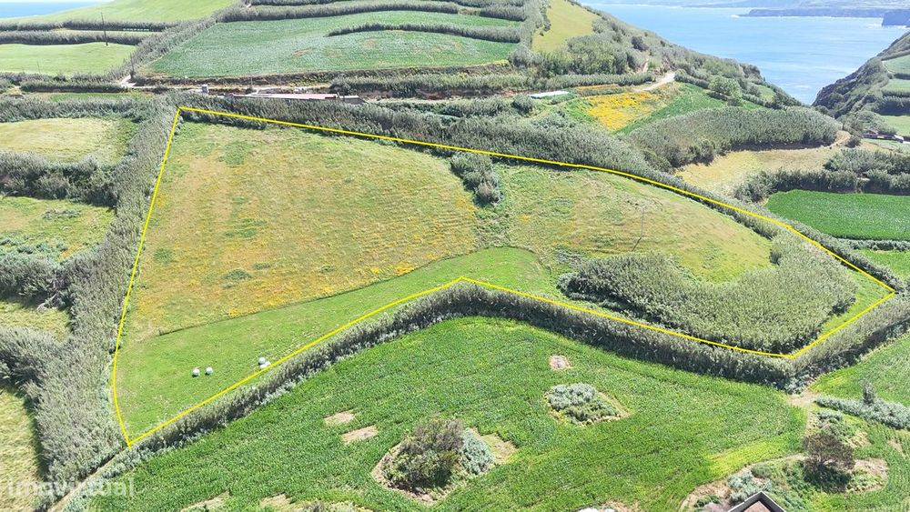 Terreno rustico na Ribeirinha, Ribeira Grande