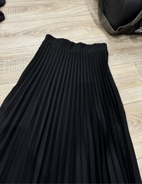 Юбка плісе довжина міді