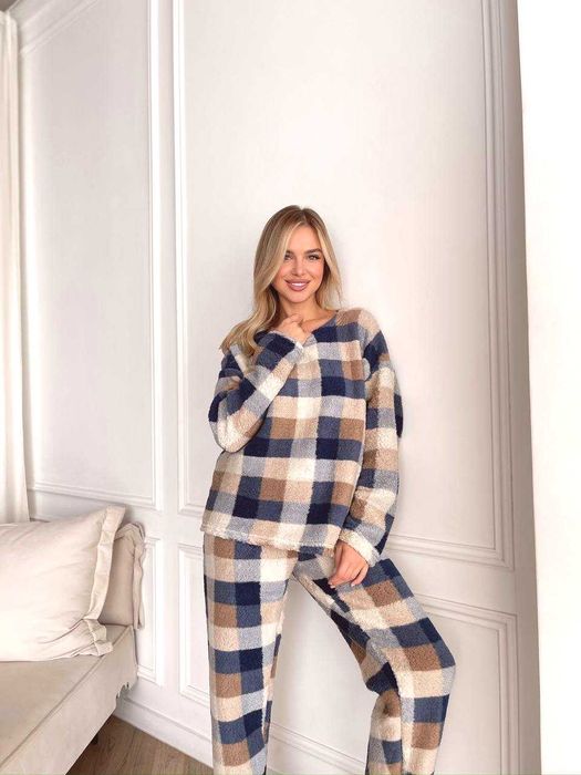 Пижамы плюшевые разные мужские и женские