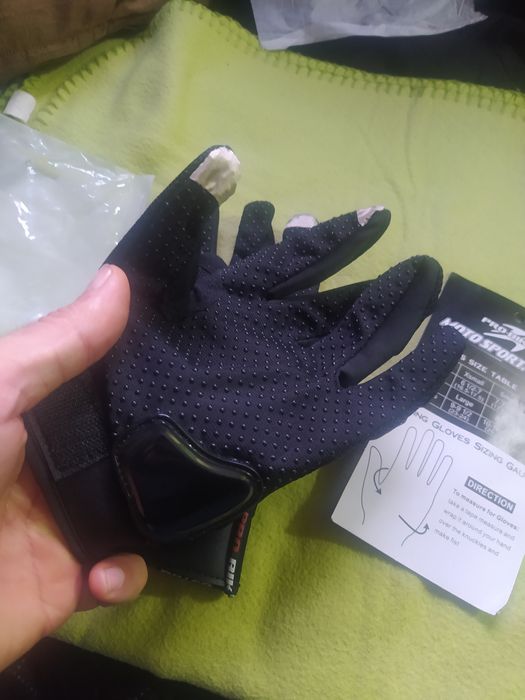 Luvas tamanho L (Moto)  a estrear
