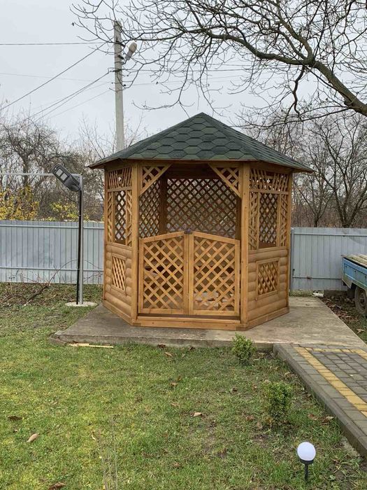 Альтанка з дерева - чудовий варіант подарунку! Бесідка з дерева