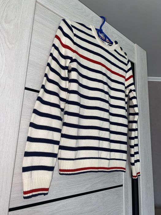 Чудовий актуальний светр monoprix paris