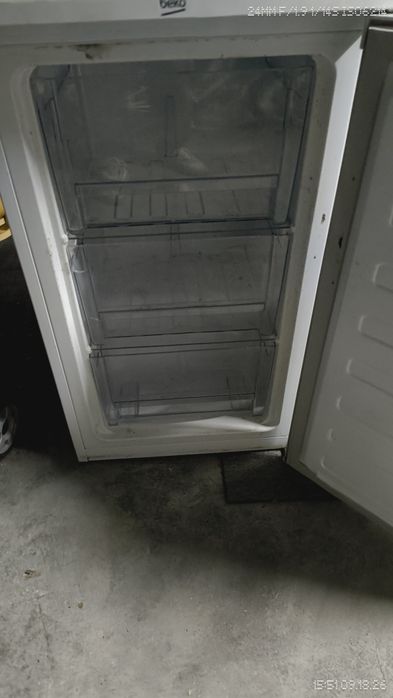 Arca congeladora de bancada  Beko gavetas