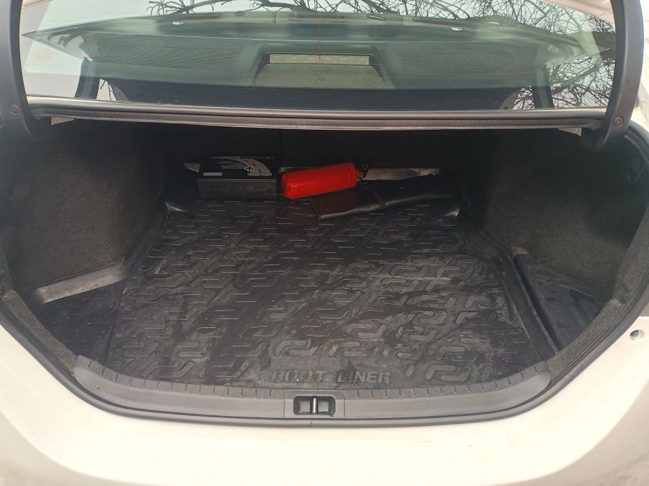 Продам офіційну  Toyota Corolla 2017