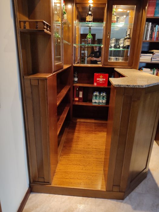 Móvel bar canto em madeira  ( negociável)