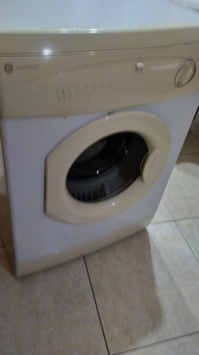 Máquina de secar roupa ler anúncio até ao final