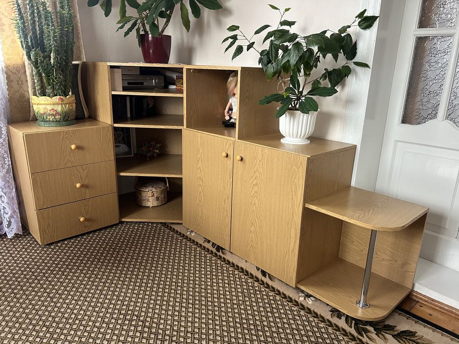 Кутова стінка для дитячої кімнати