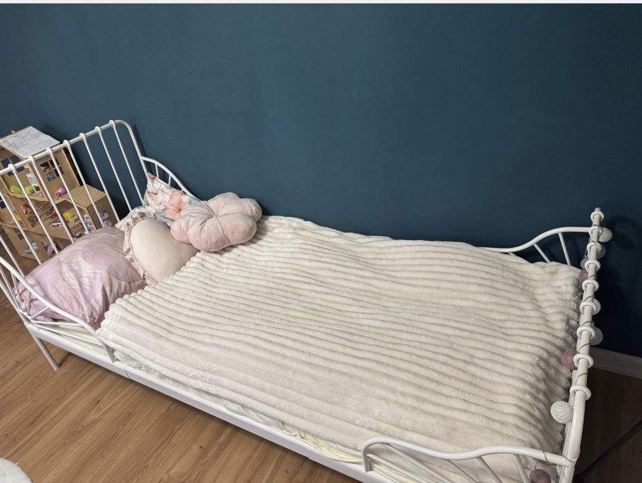Łóżko z rozsuwaną ramą Ikea Minnen + materac