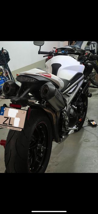 Triumph Speed Triple RS Nacional como nova