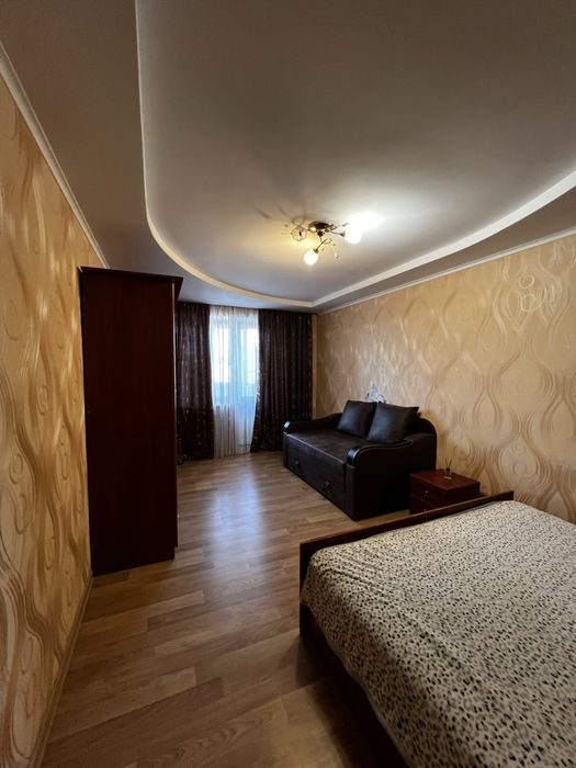 2 км. ВЕЛИКИЙ ВИБІР. По добово. . Центр міста. Жд. Авто вокзали