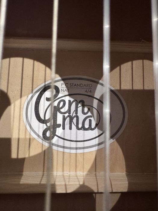 Vendo Violão Gemma! Novo