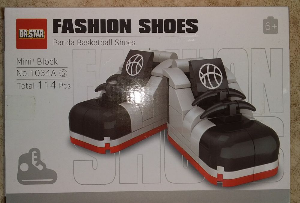 міні-конструктор у вигляді кросівок: DR.STAR Fashion Shoes Panda Baske