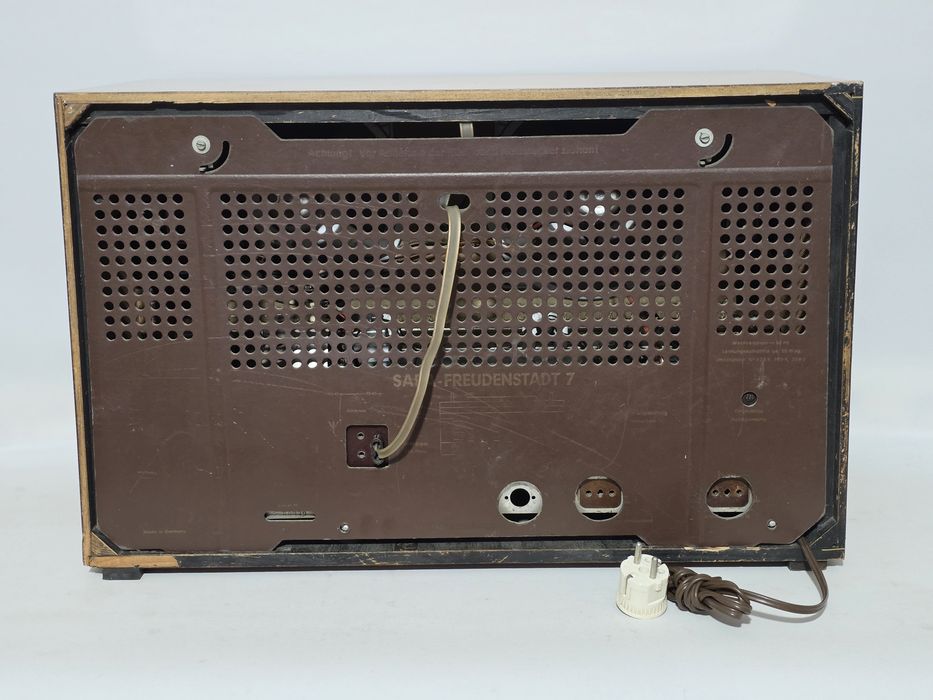Rádio antigo reparado SABA
