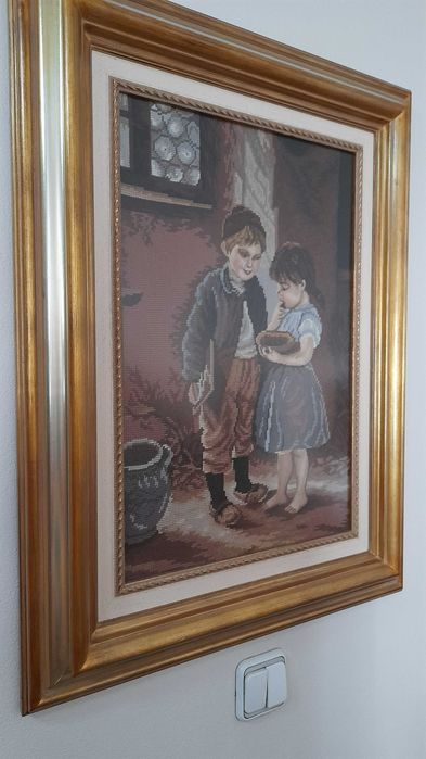 Quadro bordado à mão com casal de crianças 80x58cm