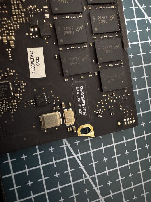 Macbook Air A1466 Motherboard (i5-1.8Ghz 4Gb RAM)