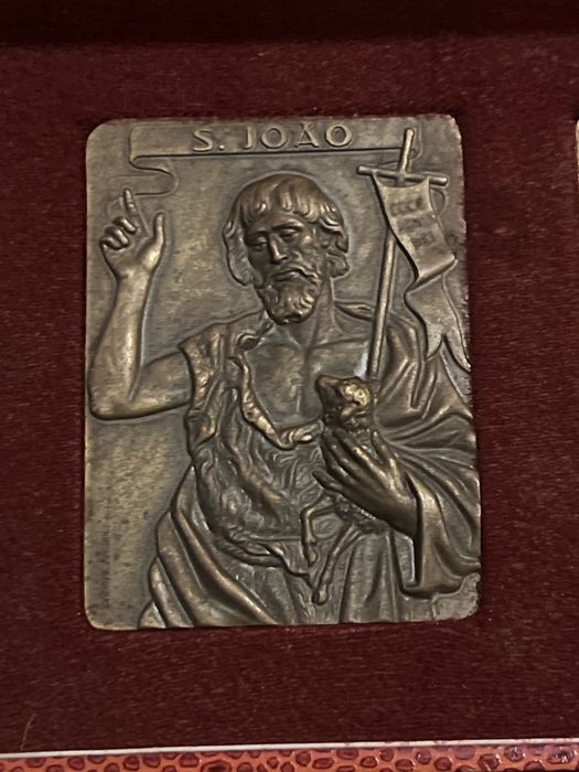 Medalhas em bronze S. João, S. Pedro e Sto António