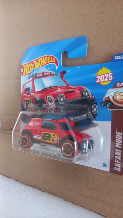 Lil' roar hot wheels