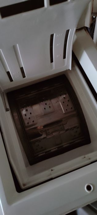 Продам вертикальну стиральну машину Whirlpool AWG 671 під ремонт або з
