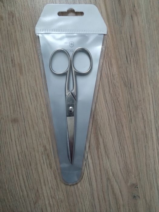 Nożyczki Victorinox nowe. Solidne
