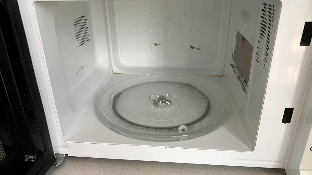 Микроволновка Saturn Полностью рабочая!