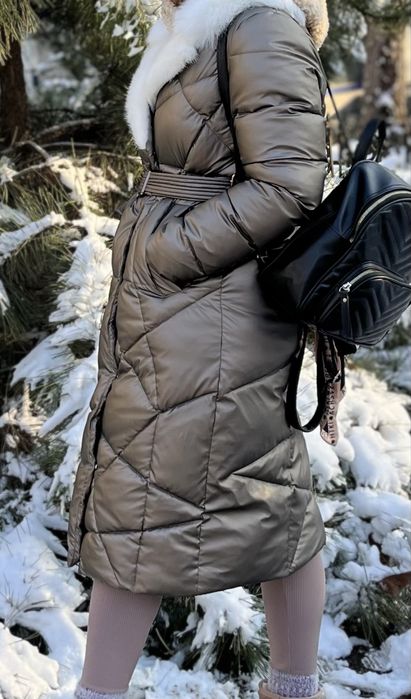 Продам пуховик с натуральным мехом