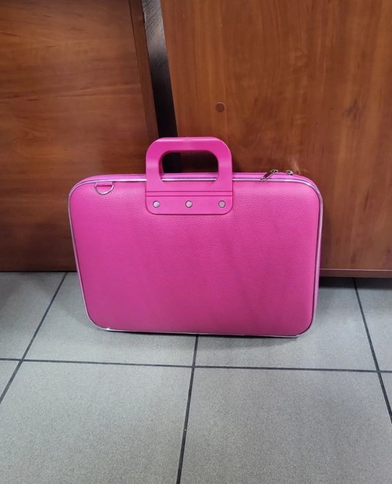 Różowa teczka na laptop 15,6 cali na dokumenty