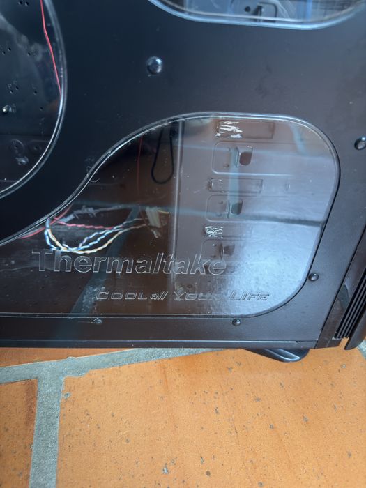 Caixa computador Thermaltake64354220309634124