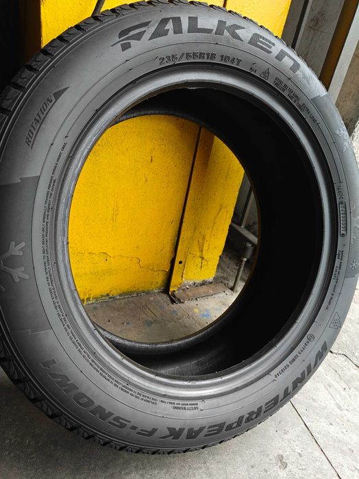 Шини r18 235/55 104Т всесезонні Falken з американського авто, добрий стан