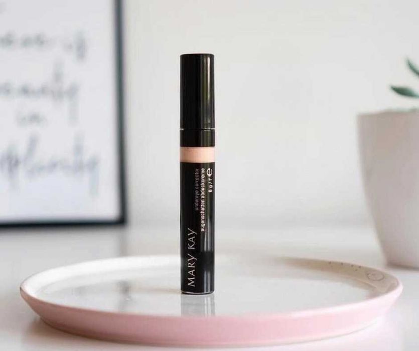 Mary Kay Perfekcyjny Korektor do Twarzy Light Beige