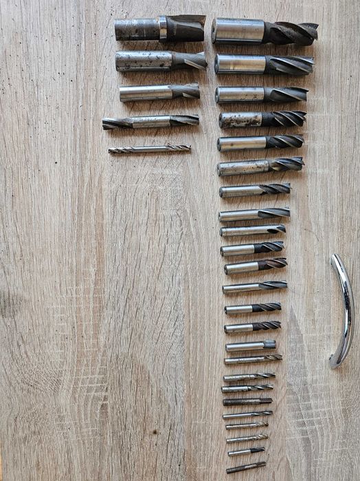 Rozwiertaki nastawne regulowane 11szt frezy krótkie i długie gwintowni