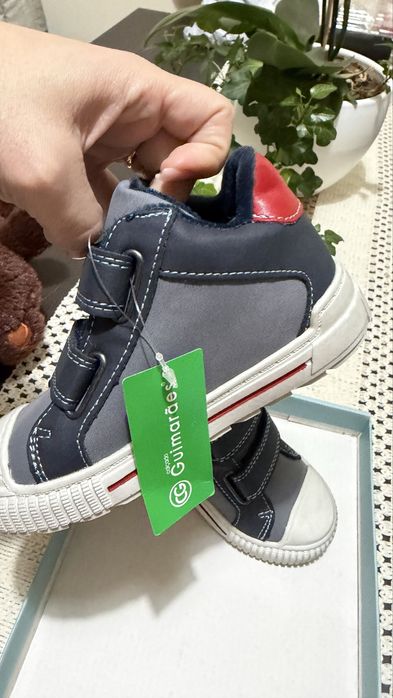 Calçado infantil número 25