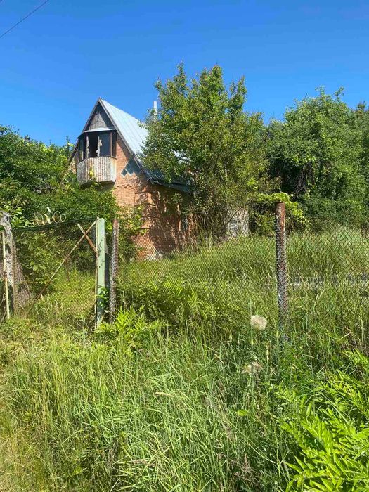 Продається дачний будинок в с.Гавронці