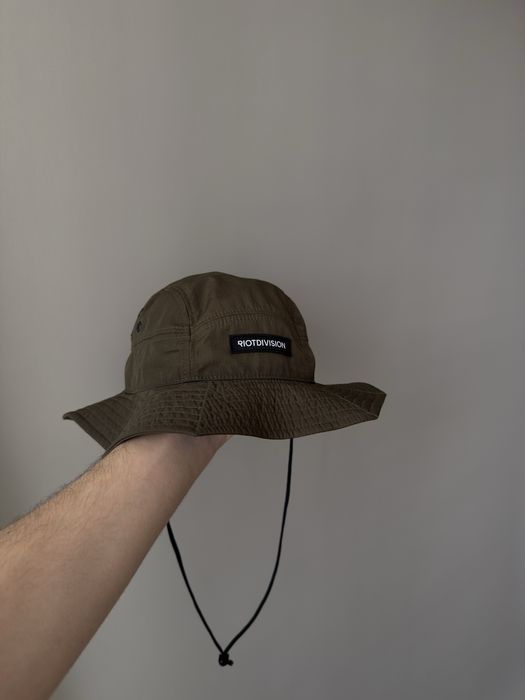 Нова з бірками Панама Riot Division