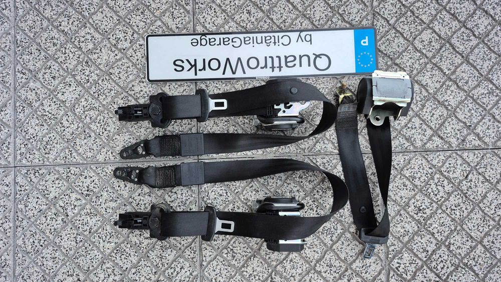 AUDI A4 B6-B7 (8EC-8ED)- Cintos Originais em EXCELENTE ESTADO PRETOS